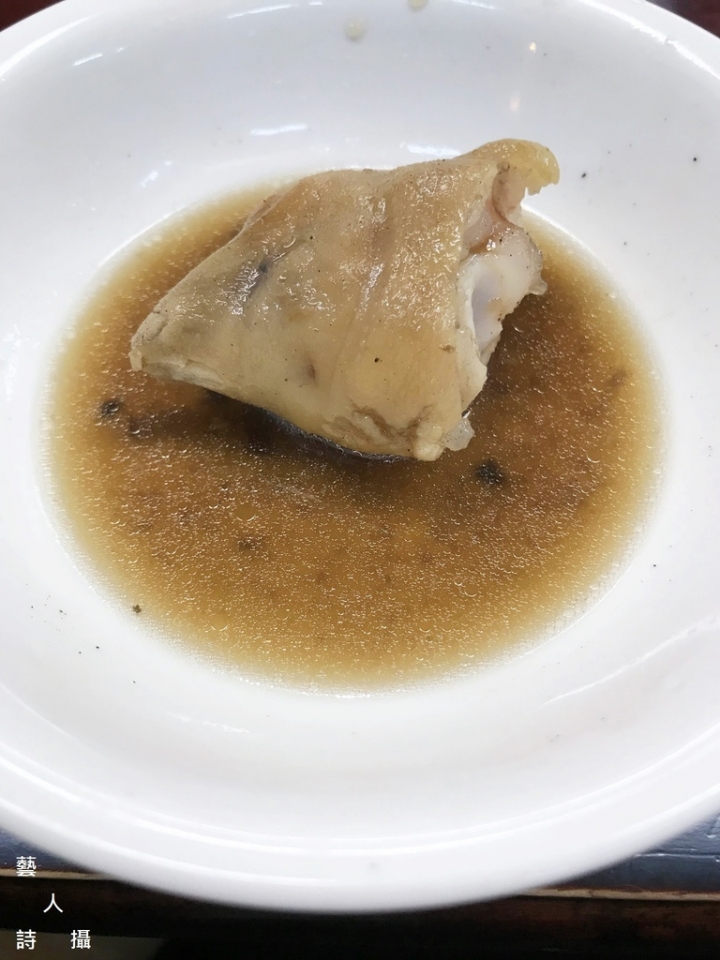 天冷就要吃燒滾滾的清燉當歸豬腳.老黃豬腳大王@食在新竹.藝人詩攝