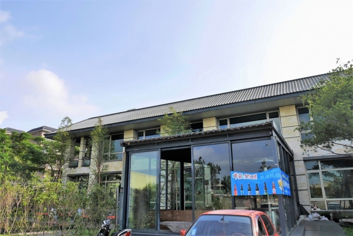 【桃園蘆竹 | 餐廳】擁有迷人旋轉樓梯與大份量餐點的義式庭園餐廳✡NINI尼尼義大利餐廳(南崁店)