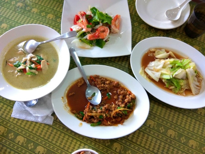 苗栗頭份市雅寧泰式料理食記~離尚順頗近~家常料理風之泰國菜~