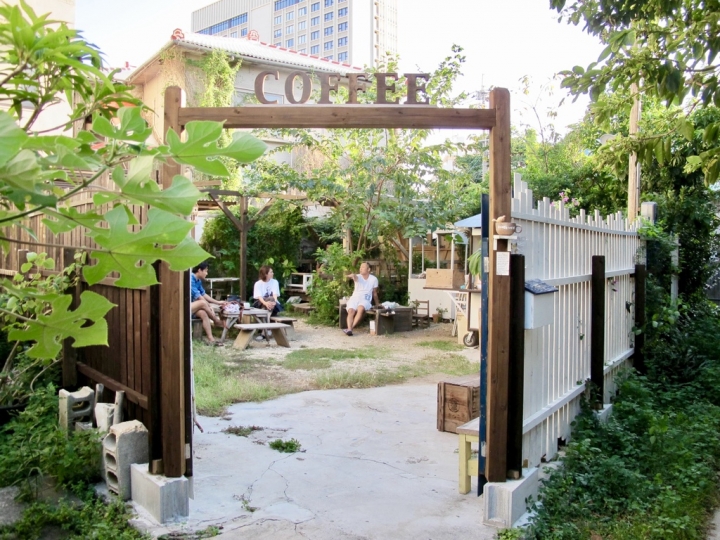 【Okinawa．走跳】沖繩國際通周邊巷弄散策-壺屋通.平和通與牧志市場飯糰
