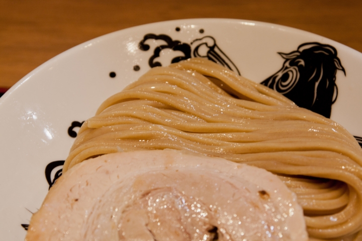 【美食。食記】東京 成田機場 完成度很高的魚介沾麵 日本の中華そば富田