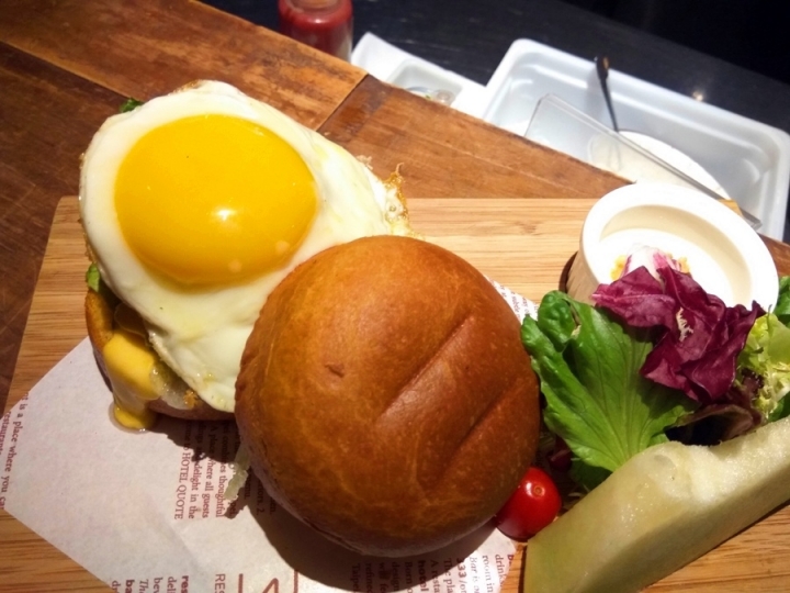 台北南京復興站[早午餐]333 RESTAURANT & BAR~小巨蛋附近~晚上還有調酒喔~華泰飯店集團之HOTEL QUOTE 闊旅館~