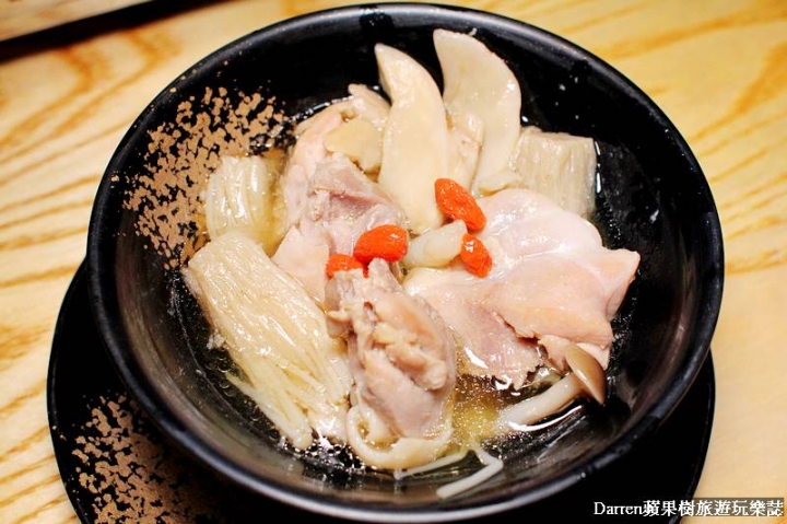 『桃園美食推薦』八斤日式料理(含詳細菜單)/鄰近桃園市政府創意卷壽司讓人驚豔日式風格用餐環境超好拍/桃園平價日本料理餐廳 - Darren蘋果樹旅遊玩樂誌