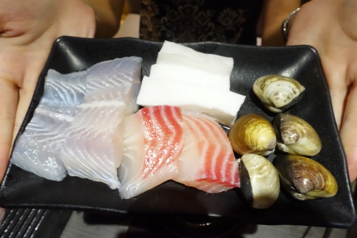 【食記】板橋捷運府中站。文岩文岩燒蜀辣鴛鴦鍋吃到飽