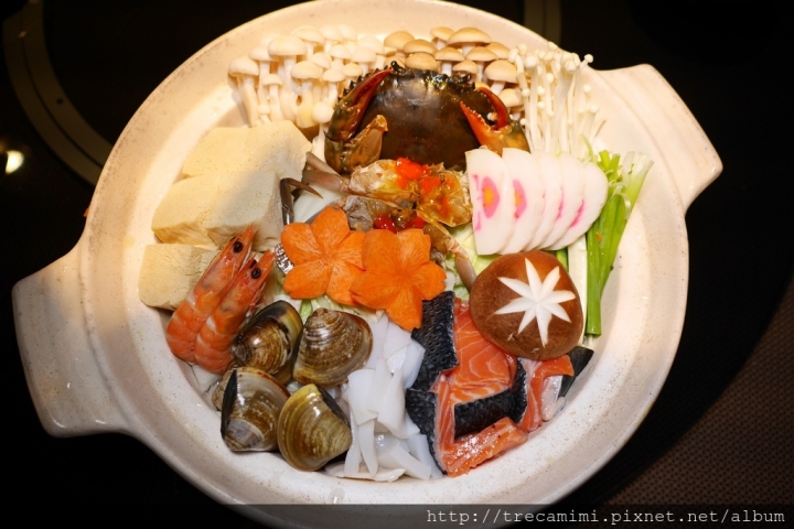 【食記】高雄宮圓日本料理-香港旅客最愛國賓漢來推薦！超澎拜盆裝海鮮火鍋/超佛心超值商業午餐