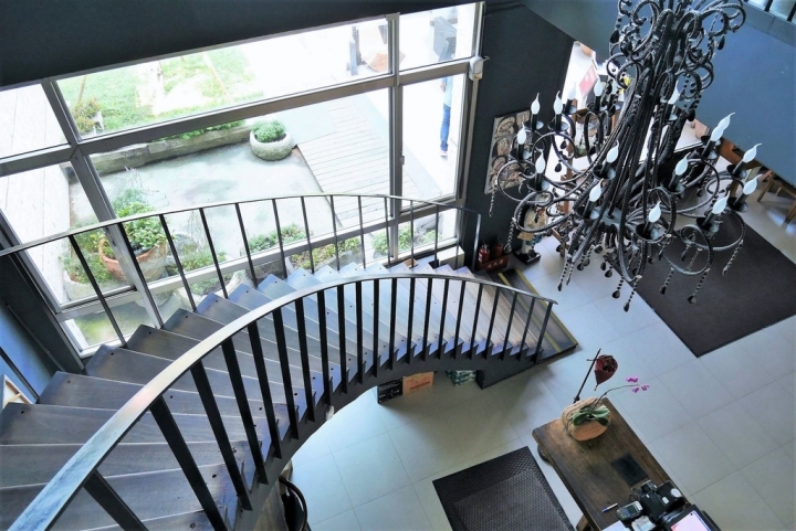 【桃園蘆竹 | 餐廳】擁有迷人旋轉樓梯與大份量餐點的義式庭園餐廳✡NINI尼尼義大利餐廳(南崁店)