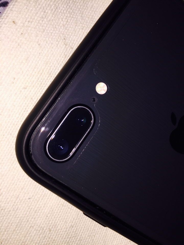 犀牛盾會刮你的iphone 8