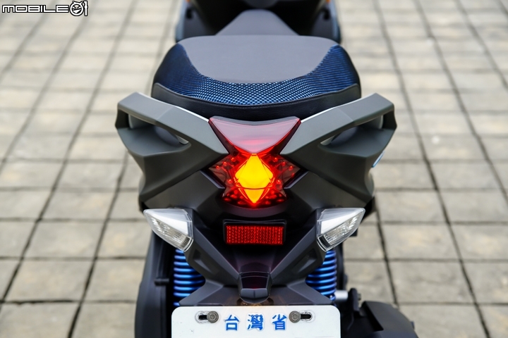 混搭裸把風再起 PGO ALPHAMAX Naked 125試駕