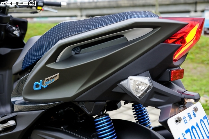 混搭裸把風再起 PGO ALPHAMAX Naked 125試駕