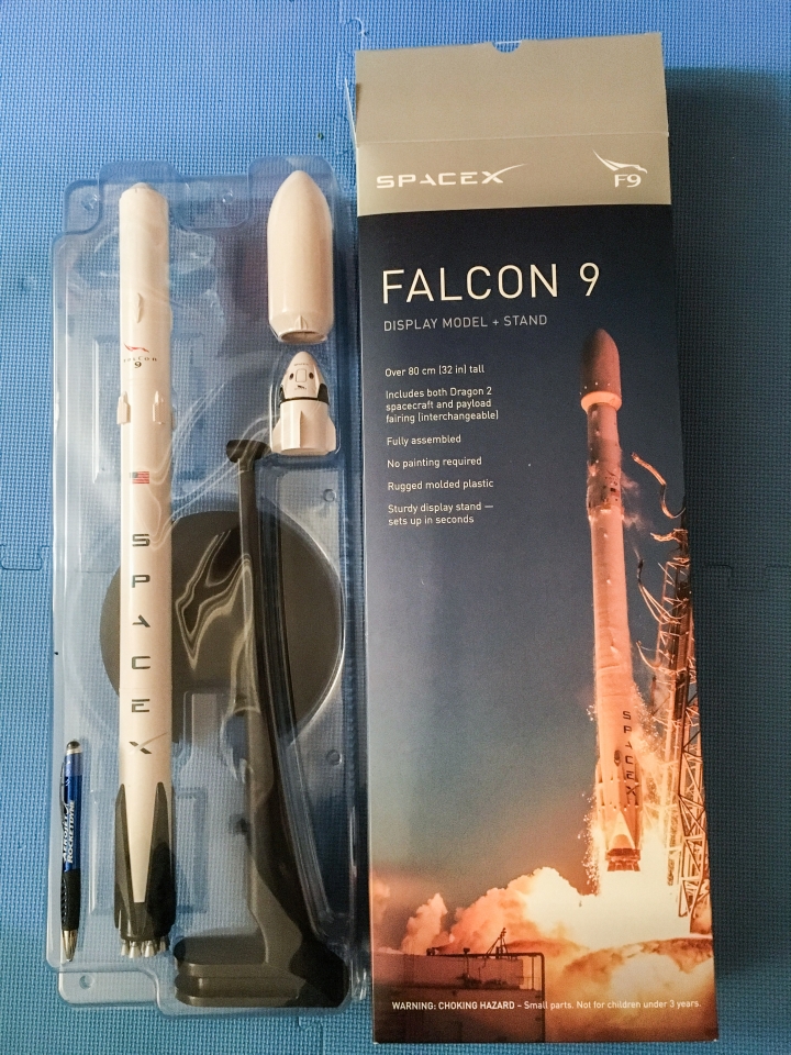【開箱】SpaceX - 獵鷹九號模型(Falcon 9)