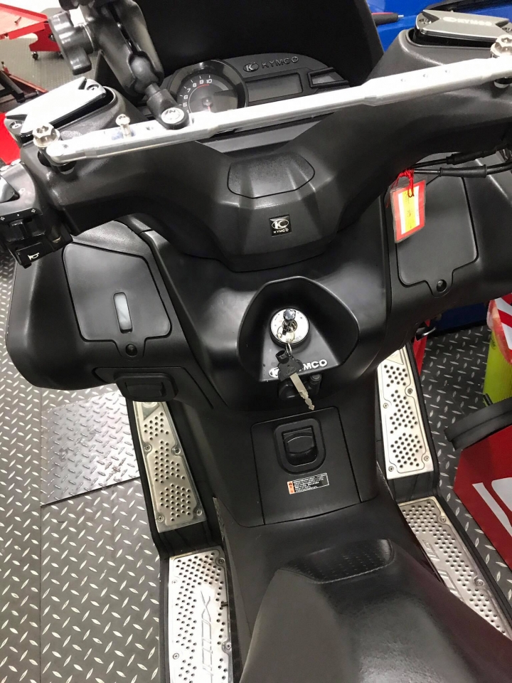 我的第一台重機 -- 光陽 刺激 XCiting 400 abs [億大重機] 購車體驗 (繳付訂金完成)