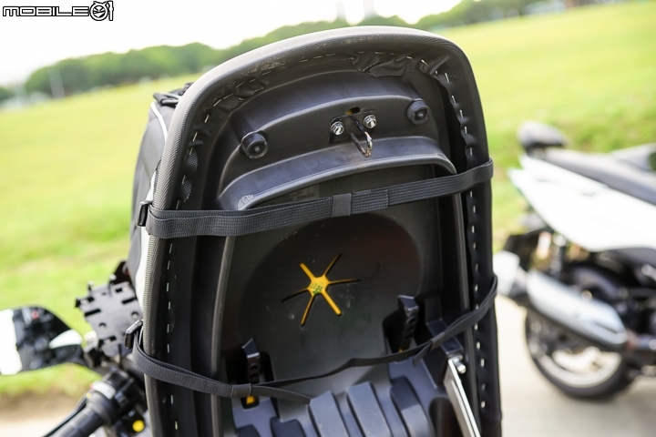 大羊空間擴增 GIVI XStream XS318 龍骨包分享