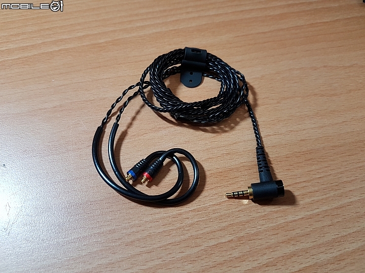 價錢親民的圈鐵耳機 FiiO FH1 開箱與試聽心得