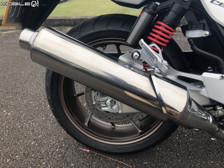 2018 CB400 SF ABS (3/26新增原廠中柱、原廠方型後視鏡）