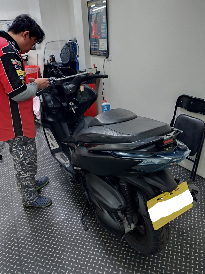 我的第一台重機 -- 光陽 刺激 XCiting 400 abs [億大重機] 購車體驗 (繳付訂金完成)