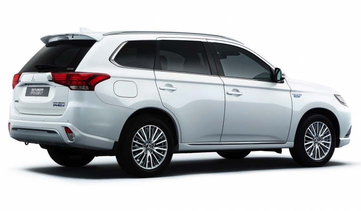 2018/3/6日內瓦車展將發表小改款OUTLANDER/PHEV