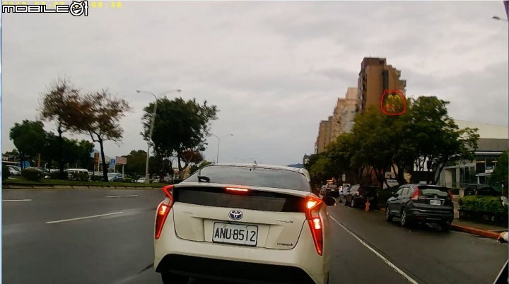 ANU-8512 吃個麥當勞 有需要這樣硬切嗎??