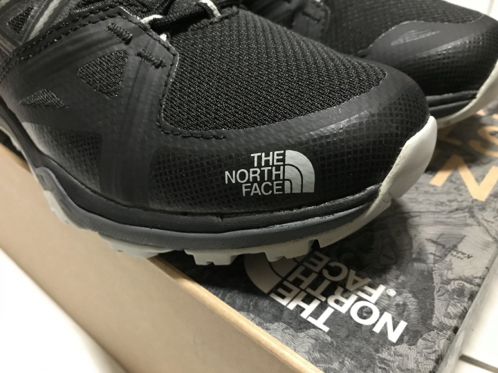 新入手The North Face北面男款深灰色戶外休閒鞋
