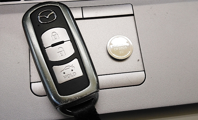 MAZDA 遙控器換電池教學
