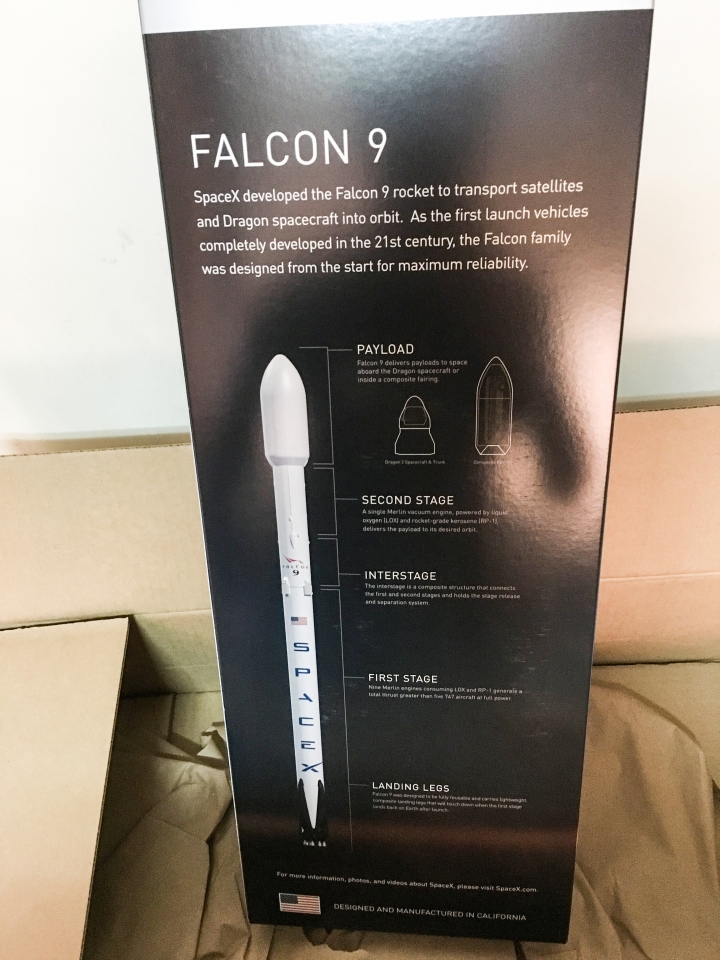 【開箱】SpaceX - 獵鷹九號模型(Falcon 9)
