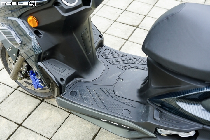 混搭裸把風再起 PGO ALPHAMAX Naked 125試駕