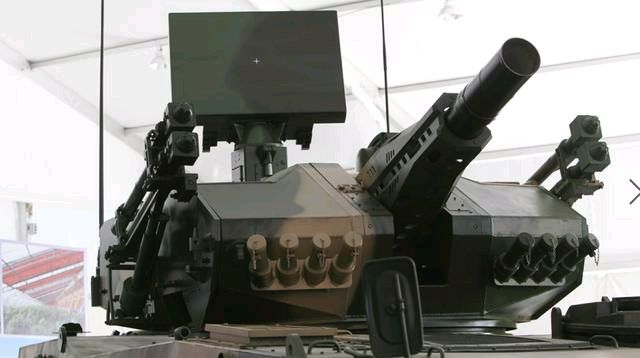 解放軍 (雷達)機彈砲合一輪式自走防空系統