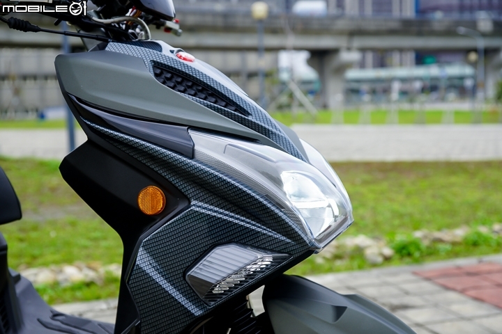 混搭裸把風再起 PGO ALPHAMAX Naked 125試駕