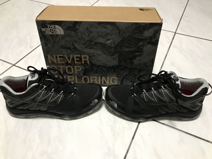 新入手The North Face北面男款深灰色戶外休閒鞋