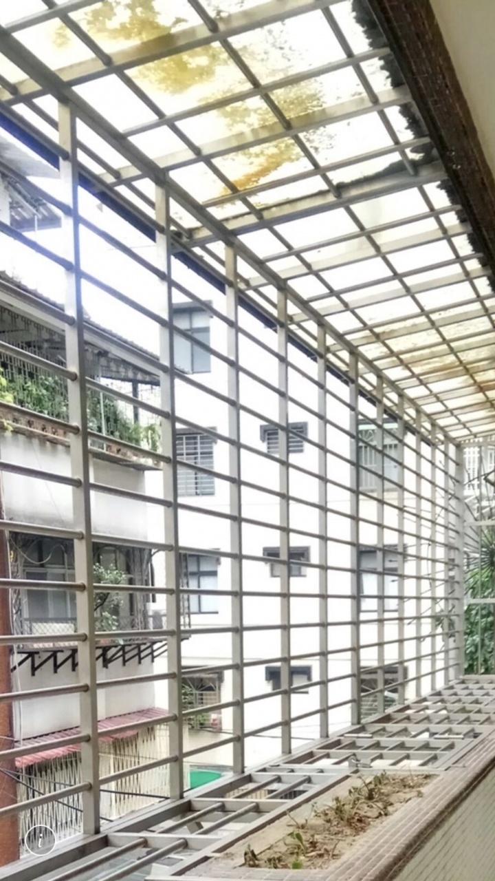 北部 遮雨棚更換