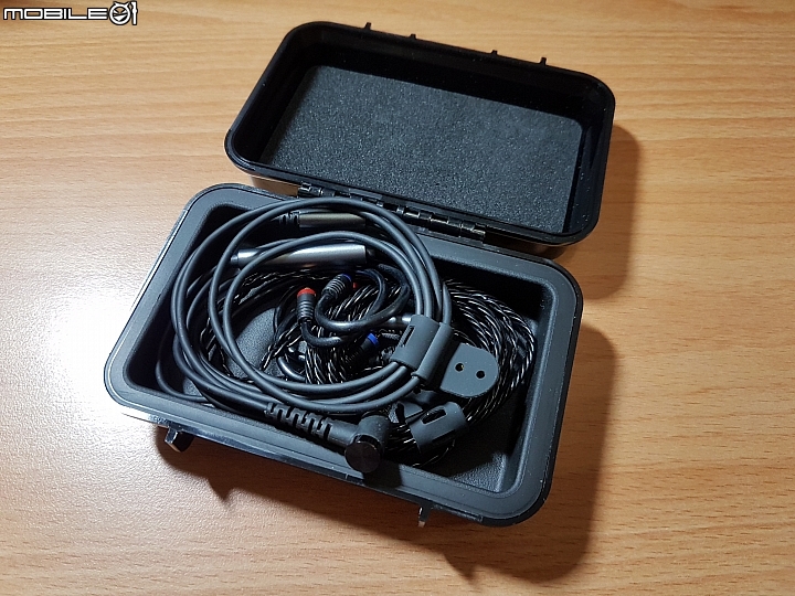 價錢親民的圈鐵耳機 FiiO FH1 開箱與試聽心得