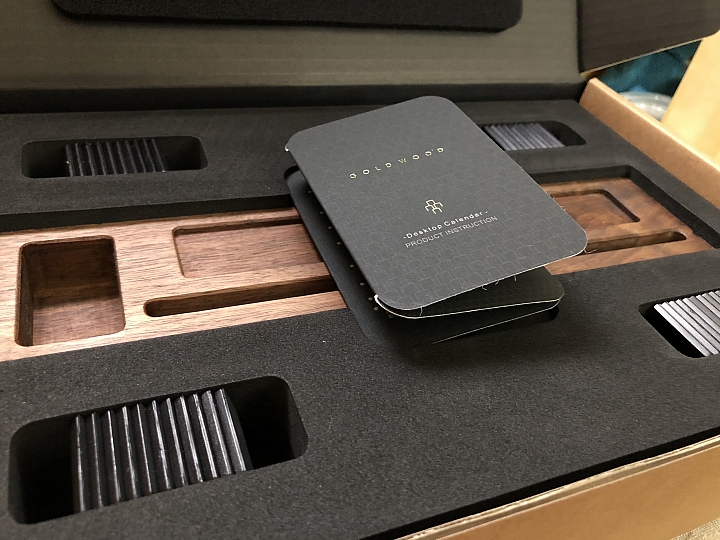 GOLD WOOD Design – Desktop Calendar 開箱