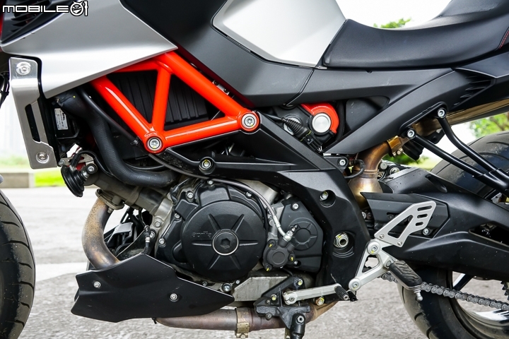 義血敏捷V缸街跑 aprilia SHIVER 900 試駕