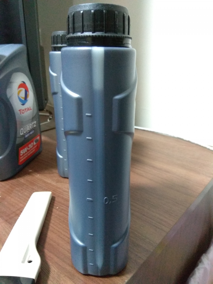 [Total 機油 5W30 MC3 的包裝] 16年跟17年改變跟品質問題請教