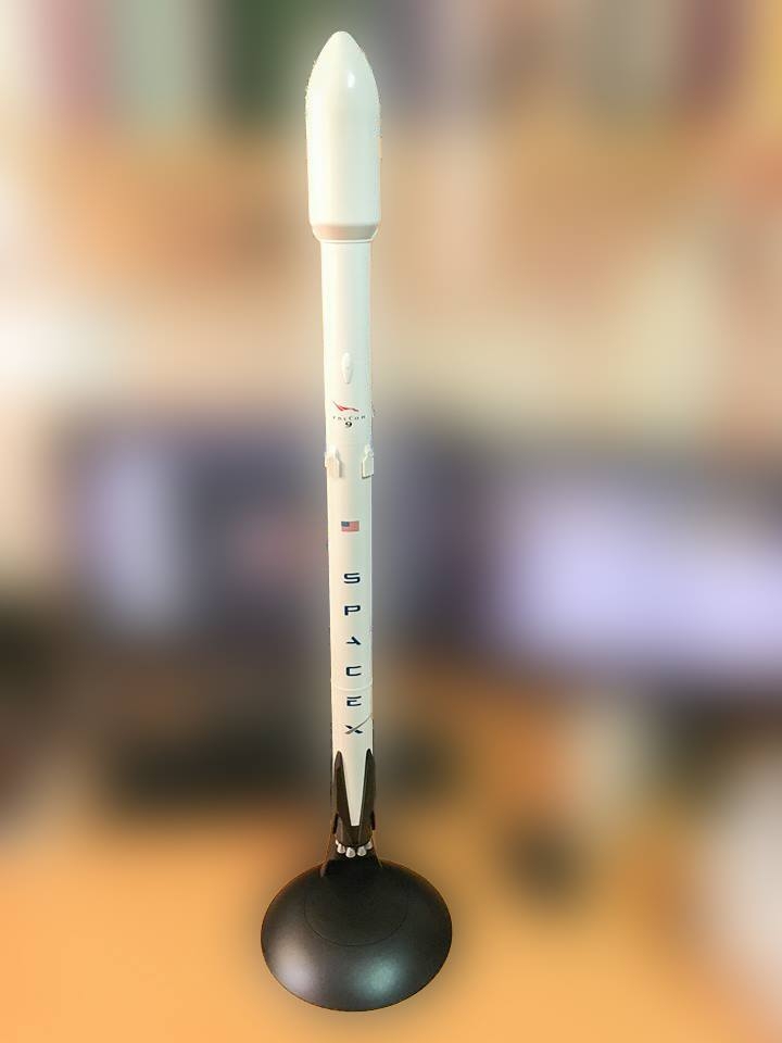 【開箱】SpaceX - 獵鷹九號模型(Falcon 9)