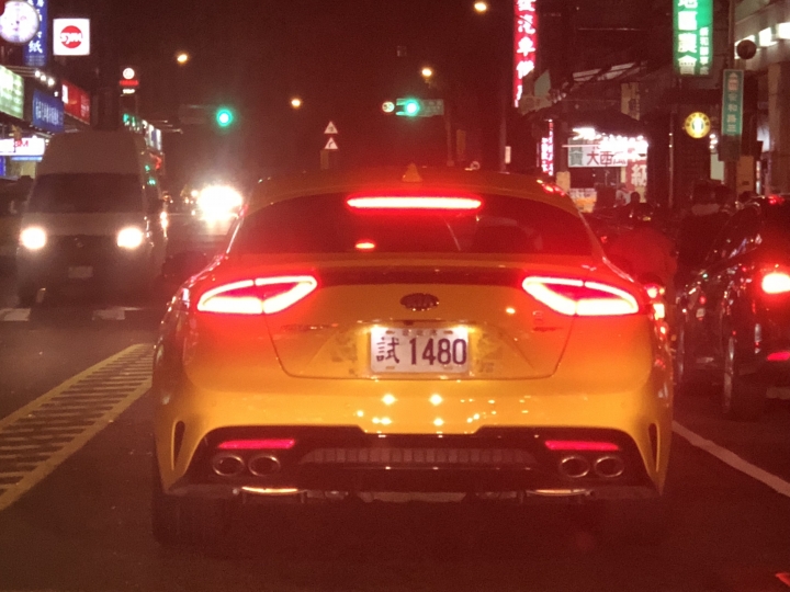 捕獲 Kia Stinger...?