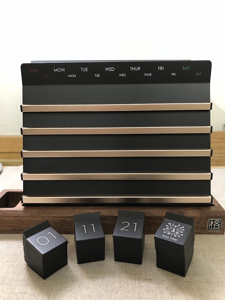 GOLD WOOD Design – Desktop Calendar 開箱