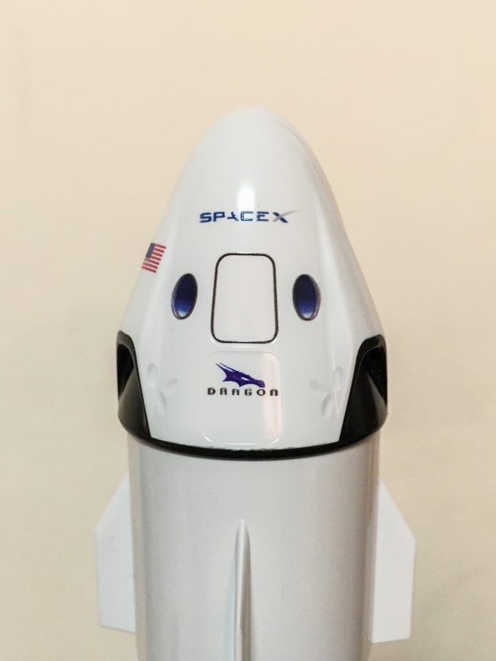【開箱】SpaceX - 獵鷹九號模型(Falcon 9)