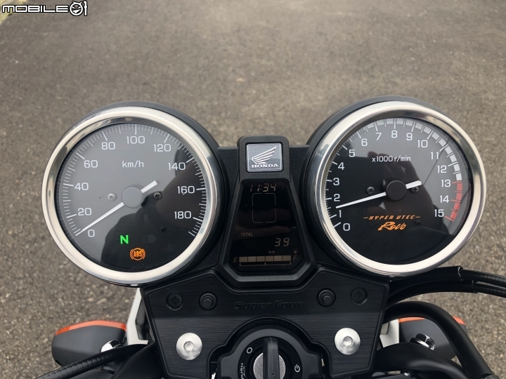 2018 CB400 SF ABS (3/26新增原廠中柱、原廠方型後視鏡）