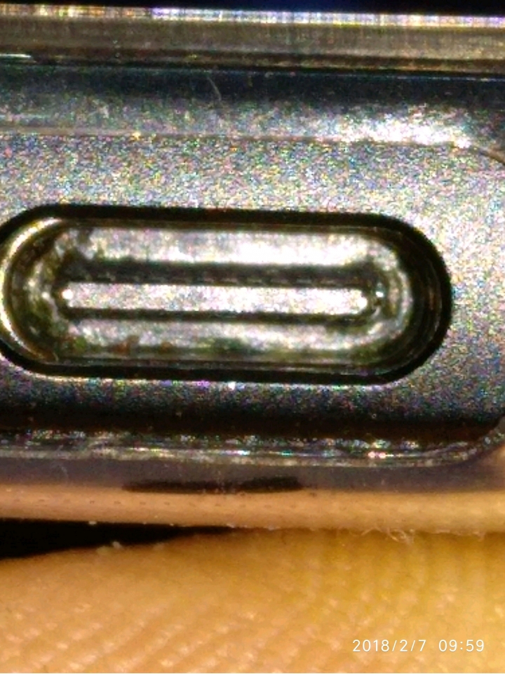 U11+充電孔燒黑