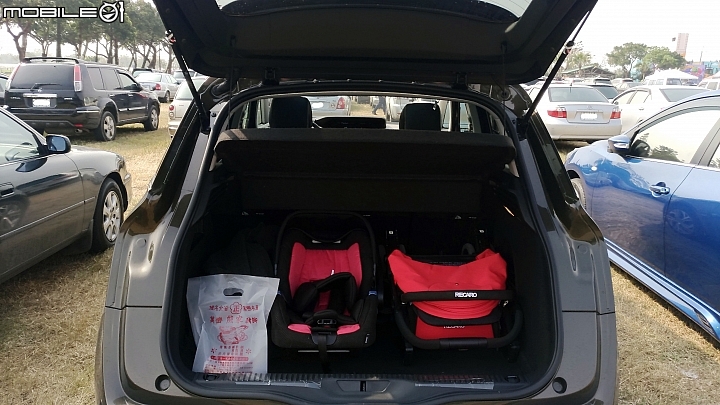 終於一圓自己的法國夢~~Citroen C4 Picasso 2.0