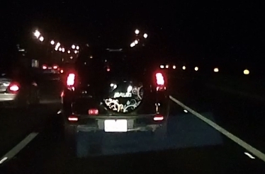 關於車牌周圍貼反光貼紙!?是可以的嗎??