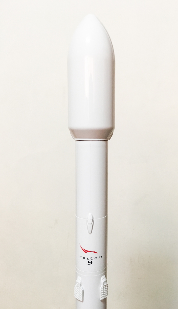 【開箱】SpaceX - 獵鷹九號模型(Falcon 9)