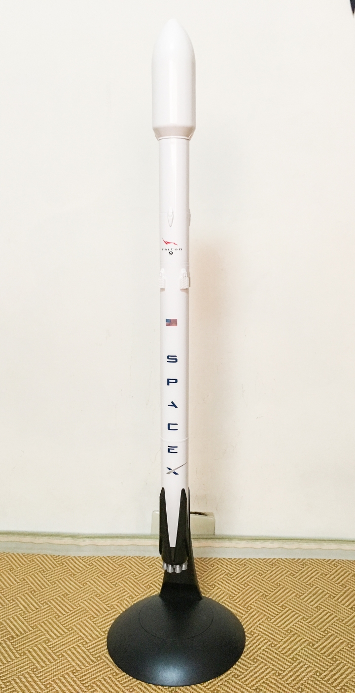 【開箱】SpaceX - 獵鷹九號模型(Falcon 9)