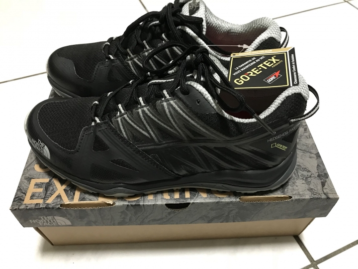 新入手The North Face北面男款深灰色戶外休閒鞋