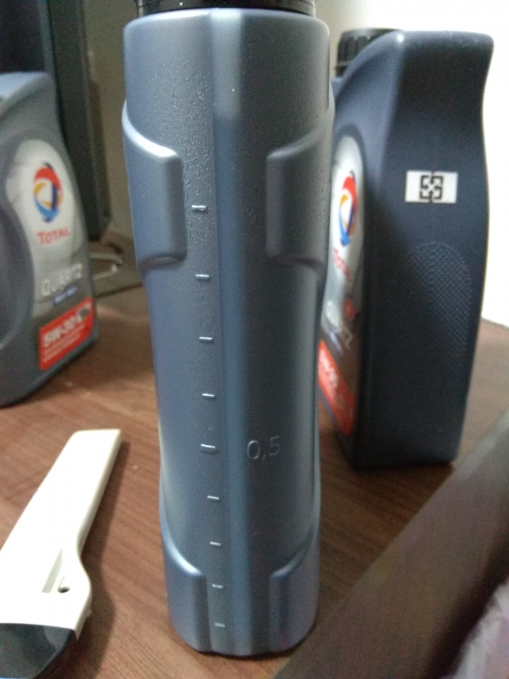 [Total 機油 5W30 MC3 的包裝] 16年跟17年改變跟品質問題請教