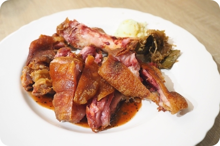 【羅東美食】 必點三星蔥青醬燉飯,還有脆皮豬腳佐酸菜套餐,全家或是三五好友聚餐好去處! ▋就是愛廚房(Just Love)