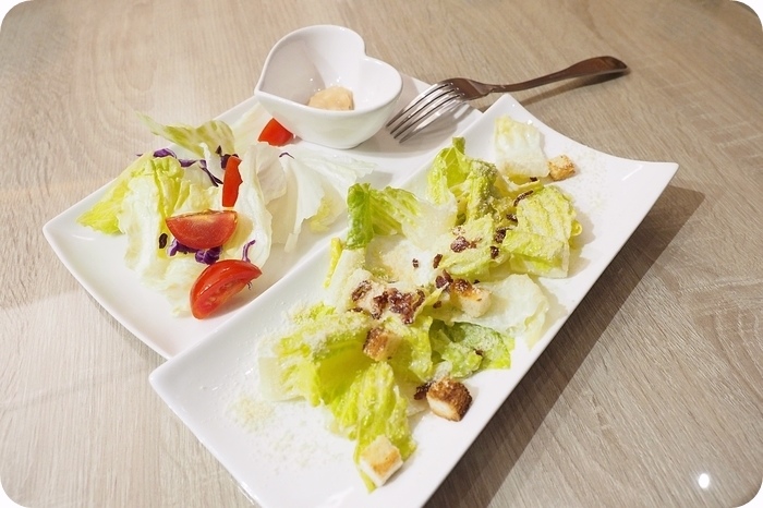 【羅東美食】 必點三星蔥青醬燉飯,還有脆皮豬腳佐酸菜套餐,全家或是三五好友聚餐好去處! ▋就是愛廚房(Just Love)