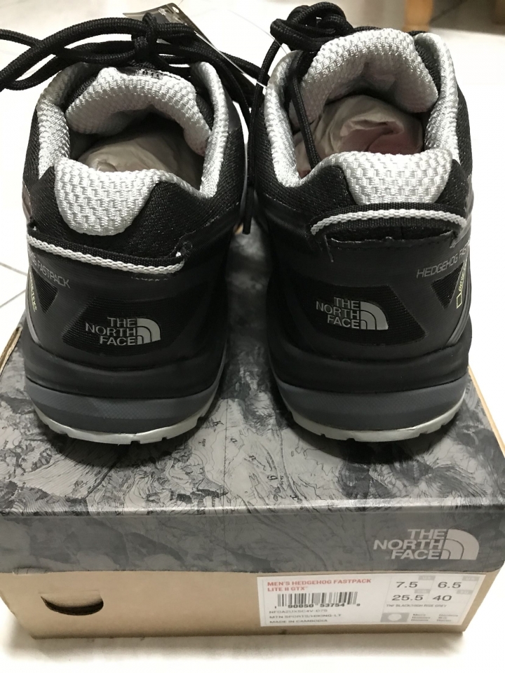 新入手The North Face北面男款深灰色戶外休閒鞋
