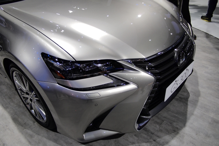 【TODD】 朝思暮想的開箱 - LEXUS ES200