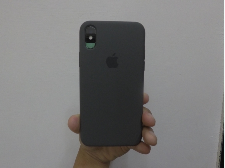 《開箱》iPhone X 原廠矽膠殼 - 深橄欖色